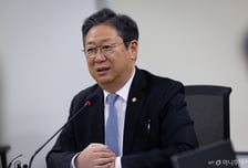 與, 6.3 지방선거 전략공천관리위원장에 3선 황희 의원