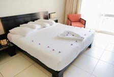 "연인과 성관계, 수천명이 봤다" 호텔방 몰카 충격...돈 받고 생중계한 중국조직