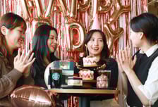 "출시만 하면 20만개"…스타벅스, 미니 홀케이크 '맛집' 입소문