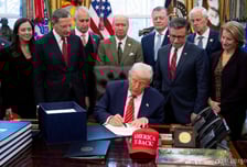 "트럼프 관세 우리가 낼게, 제발 팔아줘"…K전력기기 '슈퍼 을' 등극