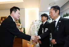 "당원 믿고 고" 정청래의 자신감, 장동혁의 승부수...리더십의 미래는?