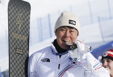 37세 맏형이 쓴 기적...스노보드 은메달 김상겸 "아내 고마워" 눈물