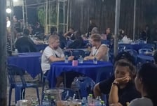 "야시장인 줄" 장례식장 간 관광객 당황..."음식 먹고 가라" 유족 대접