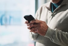 "내 프사가 왜 과장님 사진첩에" 여직원 한탄…엇갈린 반응