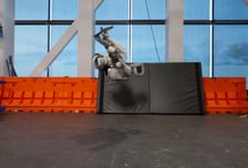 "체조선수야?" 옆돌기에 백 텀블링까지…아틀라스, 공장 투입 훈련 돌입