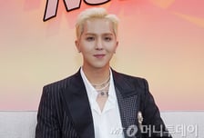 '부실복무 의혹' 송민호 재판 연기…4월21일 첫 공판