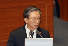 정성호 법무부 장관 "김건희 1심 판결, 국민감정과 거리 있다"