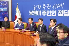 19일만에 불발…'명청' 갈등만 남긴 합당 논의, '계파투쟁' 총성 울렸다