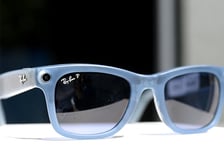 "이 안경 쓴 남자 조심하세요" 여성들 몰카 빠르게 확산...무슨 일?