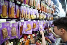 "BGF리테일, 실적 개선에 주목…목표주가 ↑"-IBK