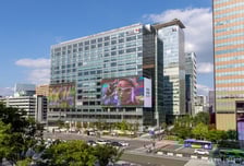 "KT, 주주환원 확대 가능성 커…목표가 상향"-SK