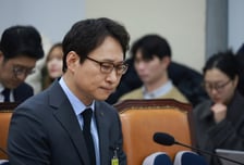 고개 숙인 이재원 빗썸 대표…"진심으로 사과드린다"