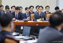 "빗썸 사고, 대주주 지분과 관계있나"....가상자산거래소 규제 논란