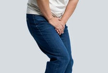 "엇, 소변에 피가" 이땐 이미 늦었다...50세 남성, '이 검사' 꼭 해야