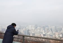 [내일 날씨] 낮 최고 13도 '포근'…짙은 안개·미세먼지는 주의