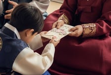 "5만원은 좀" 세뱃돈 이젠 '10만원'이 대세…설날이 두려운 어른들