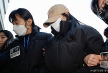 '강북구 모텔 변사' 피의자, 구속 심사…질문엔 '묵묵부답'