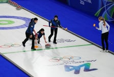 여자 컬링, 첫 경기서 미국에 4-8 역전패…13일 이탈리아와 2차전