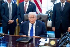 1달러 걷어 1.33달러 지출..."美 재정 이대론 지속 불가능"