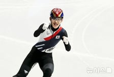 '날 들이밀기'로 막판 뒤집기…쇼트트랙 1000m 임종언 동메달