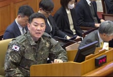 경찰, '尹탄핵심판 위증 혐의' 이진우 전 수방사령관 소환조사