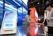 토스는 방긋 웃고, 신한카드는 고개 돌렸다…엇갈린 '얼굴결제' 왜?