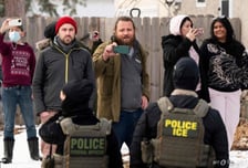 美 국토안보부, '反이민청' 계정 캤다…구글·메타에 정보 요구