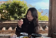 "왜 이래, 다시 구독할게"...충주맨 후임 '추노' 영상 200만 조회수 폭발