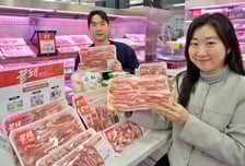 가성비 끝판왕...롯데마트, '990원 삼겹살' 판다