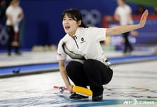 "5G 잘 터지니 스웨덴도 잡네!" 女컬링, 8-3 완승... 4강행 접속 '청신호' [밀라노 올림픽]