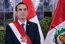 '대통령 줄탄핵' 4개월 만에 또…페루 임시대통령 만난 중국인 누구길래