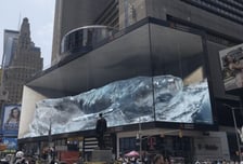 옥외광고 시장 뛰어든 카카오…미디어아트 '디스트릭트'와 맞손