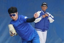 [포토] 최일언 코치 '이승민 굿잡'