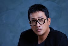 '건물 4채' 가진 하정우, 종로·송파 빌딩 내놨다...수십억 시세차익 거둘까