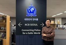 수갑 찬 한국인 64명 줄줄이…"끝까지 잡는다" 캄보디아 송환 전말