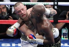 '메이웨더vs맥그리거' MMA 맞대결, 역대급 매치 끝내 '불발 유력'... '의미심장 SNS→급 삭제' 왜?