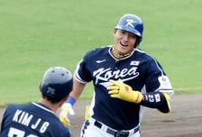 [포토] 안현민, 1회초 마수걸이 솔로포