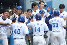 [포토] 양우현 '역전 열차의 선두'