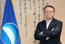 '중기 영업통'의 남다른 전략…정진완표 임베디드 금융 승부수 주목