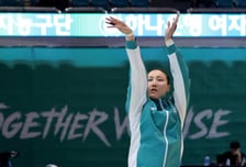 [포토]'슈팅으로 몸푸는 하나은행 김정은