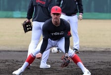 와 'KBO 최초 亞 쿼터' 주인공 2안타+2득점+도루 펄펄! 홈런까지 터트린 '전천후 내야수' 맹활약까지, KIA 첫 자체 연습경기 어땠나