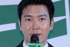 '정치색 논란' 휩싸인 최시원…SM, 악성 게시물에 형사 고소