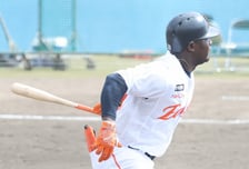 [포토] 페라자 '얌전한 배트 플립'