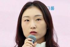 "엄마 편지보며 많이 울어"…올림픽 은퇴 무대 최민정 '최다 메달 신기록'