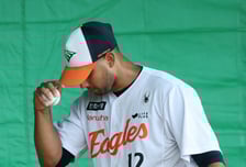 [포토] 에르난데스 '폭포수 커브를 던질까'