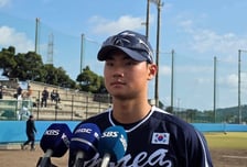 '도쿄돔 동점포→또 결승 스리런' 국대 유격수 펄펄! ML 골드글러브 '유일 대체자' 부담감 어떻게 이겨냈나 [오키나와 현장]