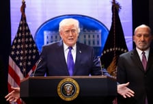 EU, 트럼프 관세 폭탄에 '바주카포' 꺼낸다…"반격 카드 있다"