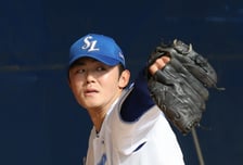 [포토] 미야지 '위력적인 불펜 피칭'