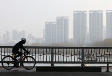 봄 날씨에 나들이 가려다 깜짝…수도권 덮친 최악 황사, 언제까지?