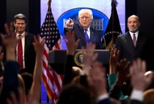 관세 무효 판결에 "15% 새로 부과"…트럼프 불확실성 더 커졌다